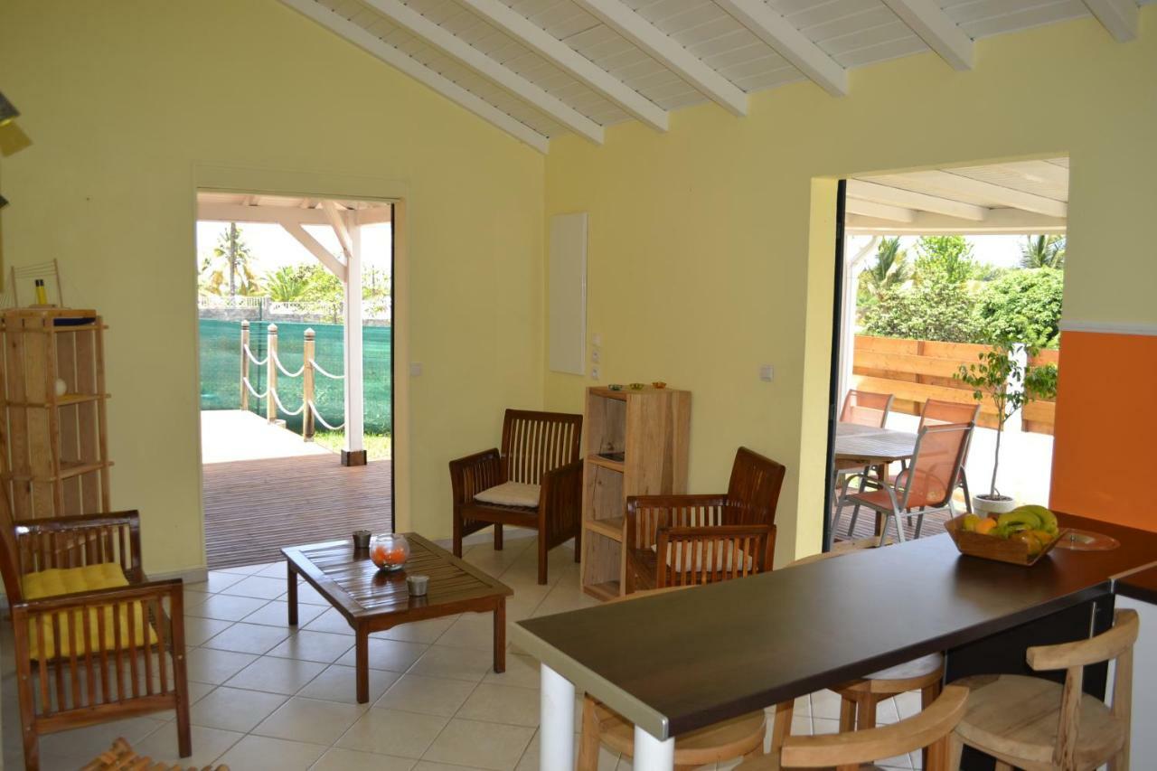 Mini-Villa Entre Montagne Et Mer Goyave Exterior photo